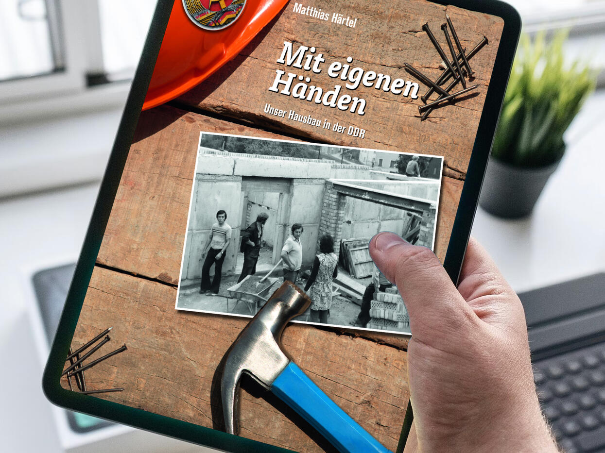 Die Geschichte eines Fotos – Buch von Matthias Härtel Buchcover und E-Book von ‚Die Geschichte eines Fotos‘ von Matthias Härtel. Authentische Erinnerungen eines ehemaligen politischen Häftlings der DDR mit dem zentralen Familienfoto von 1984.